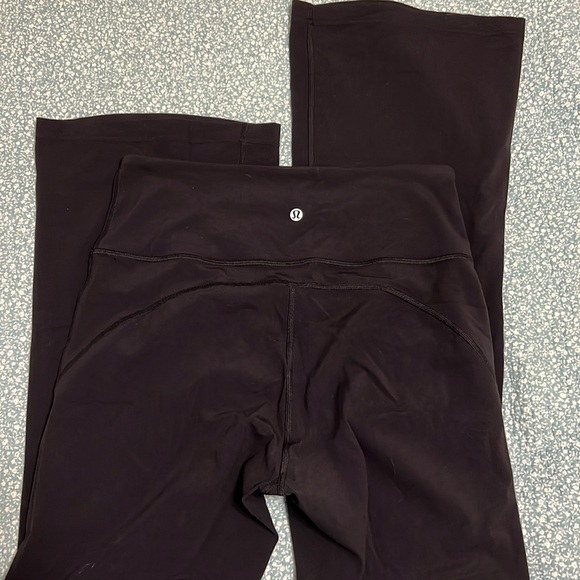 Lululemon Groove Nulu Super High Rise Flared Pant - Picture 3 of 6
